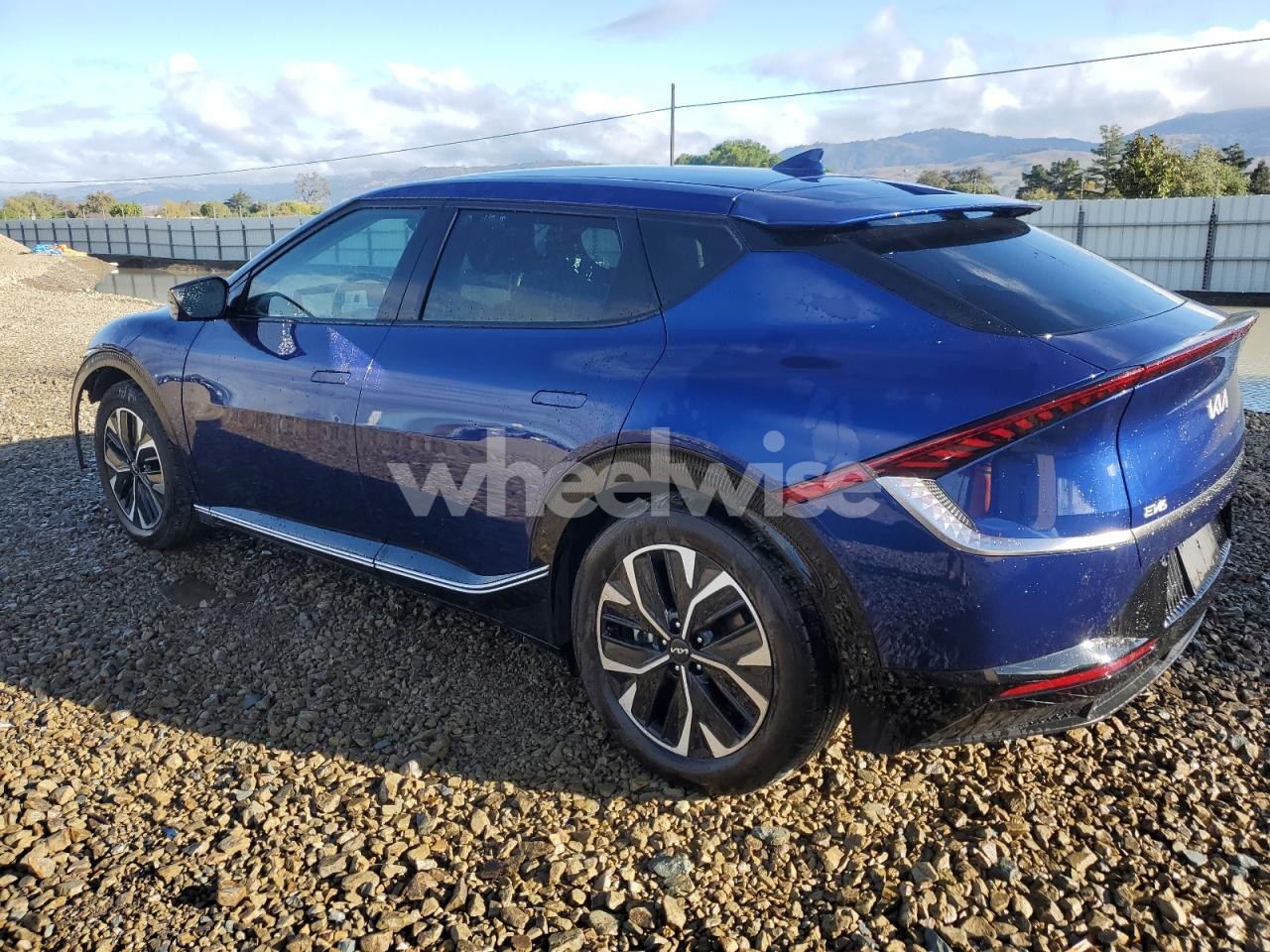 Photo 2 of 2024 KIA EV6 LIGHT (VIN KNDC34LA1R5211613)