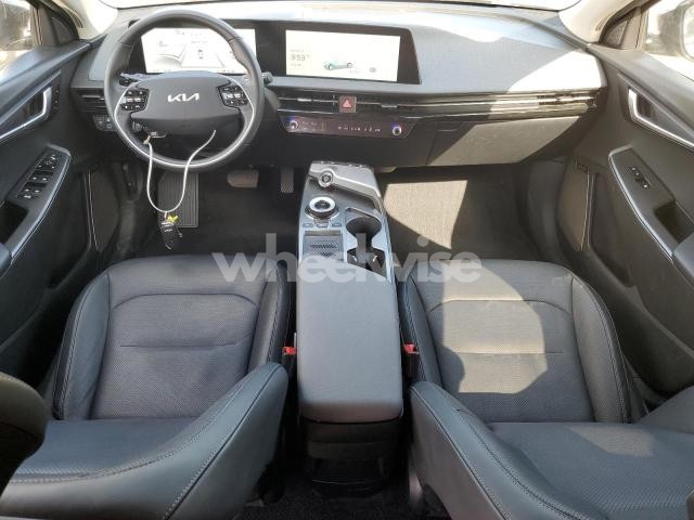 Photo 10 of 2024 KIA EV6 LIGHT (VIN KNDC34LA1R5217332)