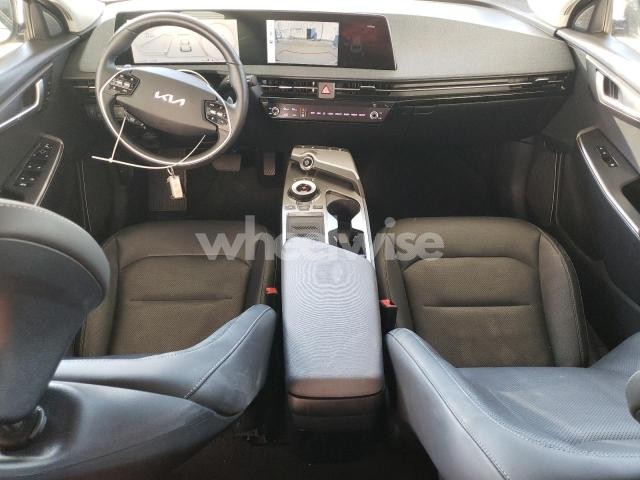 Photo 4 of 2023 KIA EV6 LIGHT (VIN KNDC34LA2P5609801)