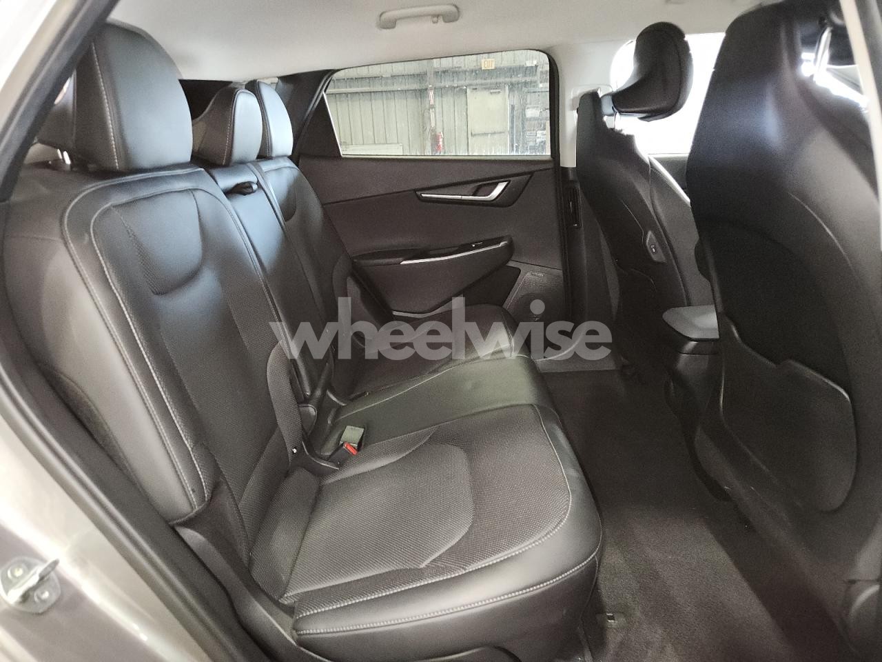 Photo 11 of 2024 KIA EV6 LIGHT (VIN KNDC34LA2R5188035)