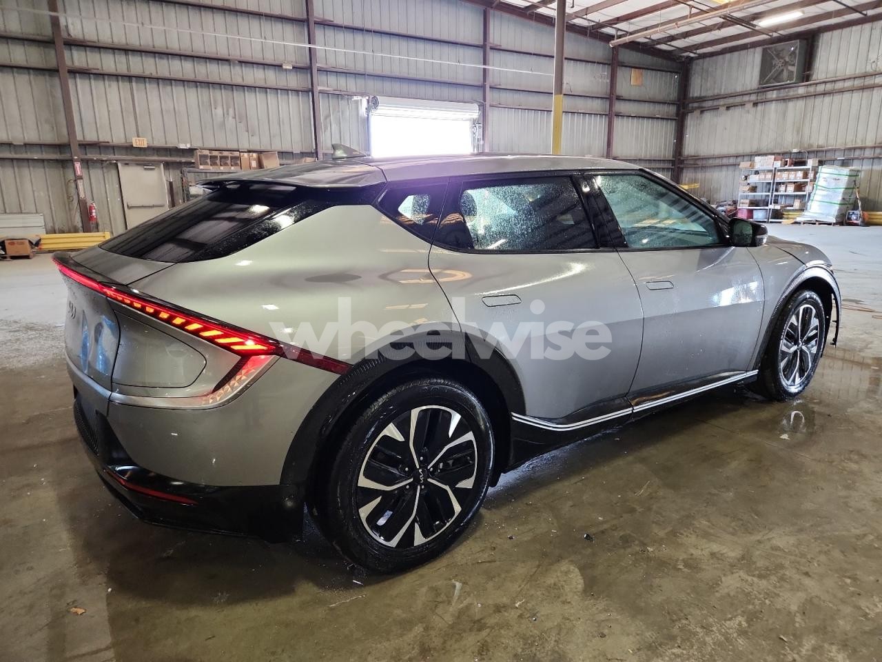 Photo 3 of 2024 KIA EV6 LIGHT (VIN KNDC34LA2R5188035)