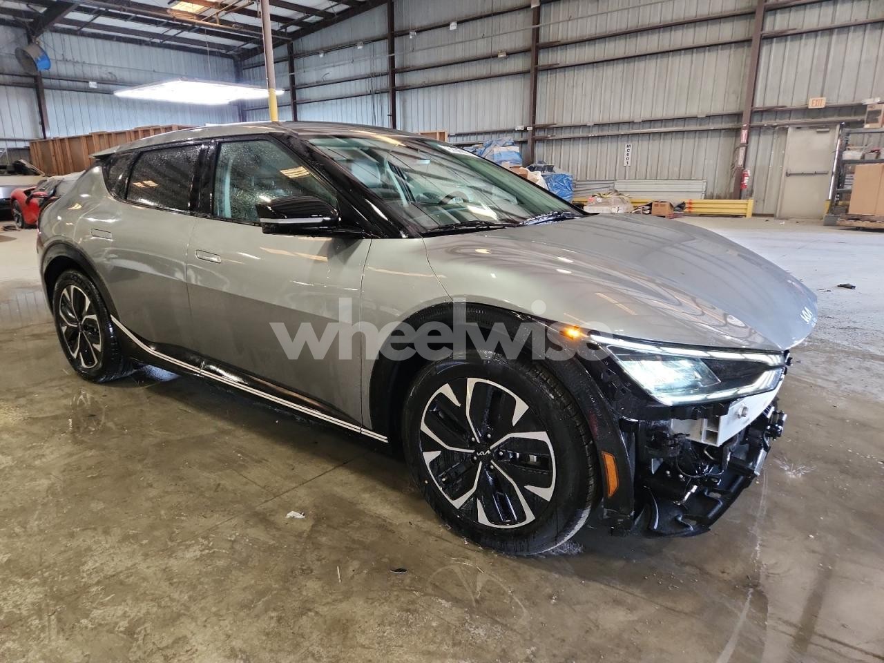 Photo 4 of 2024 KIA EV6 LIGHT (VIN KNDC34LA2R5188035)