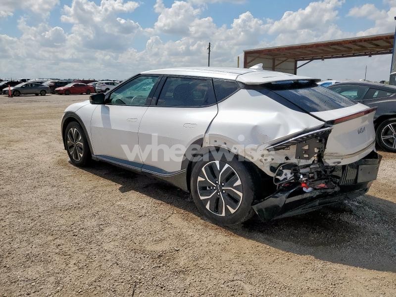 Photo 8 of 2024 KIA EV6 LIGHT (VIN KNDC34LA2R5193669)