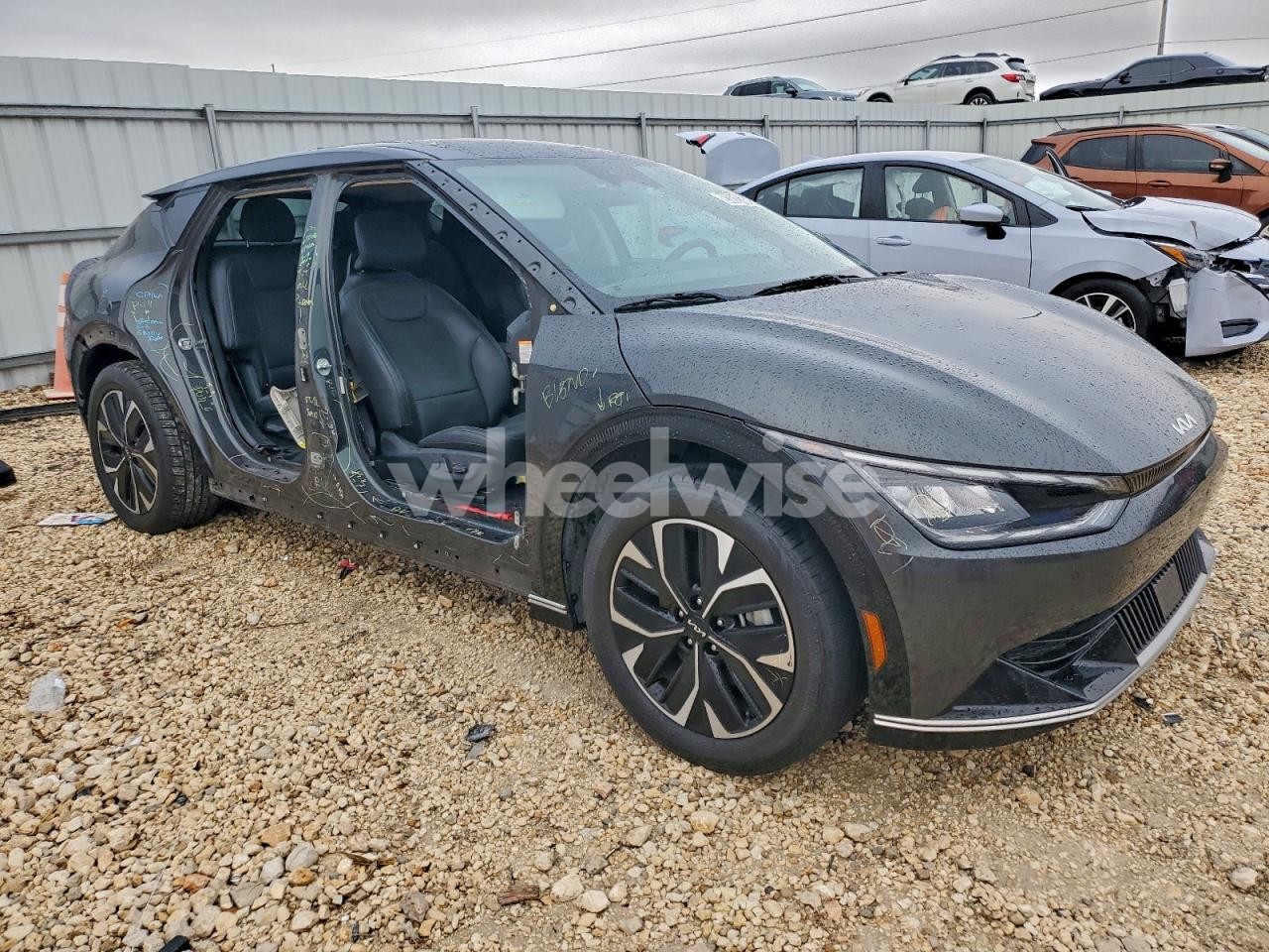 Photo 4 of 2023 KIA EV6 LIGHT (VIN KNDC34LA3P5610830)