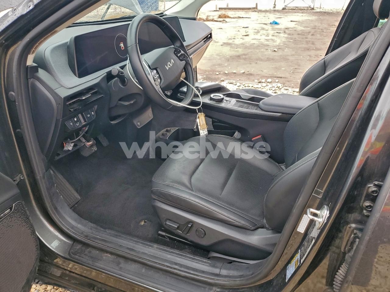 Photo 7 of 2023 KIA EV6 LIGHT (VIN KNDC34LA3P5610830)