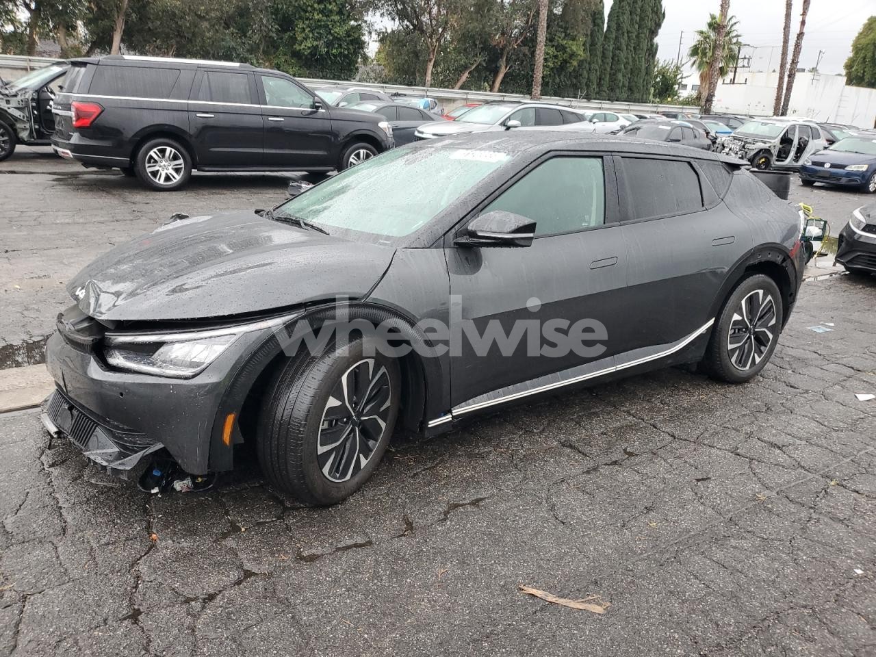 2024 KIA EV6 LIGHT (VIN KNDC34LA3R5207241) main photo