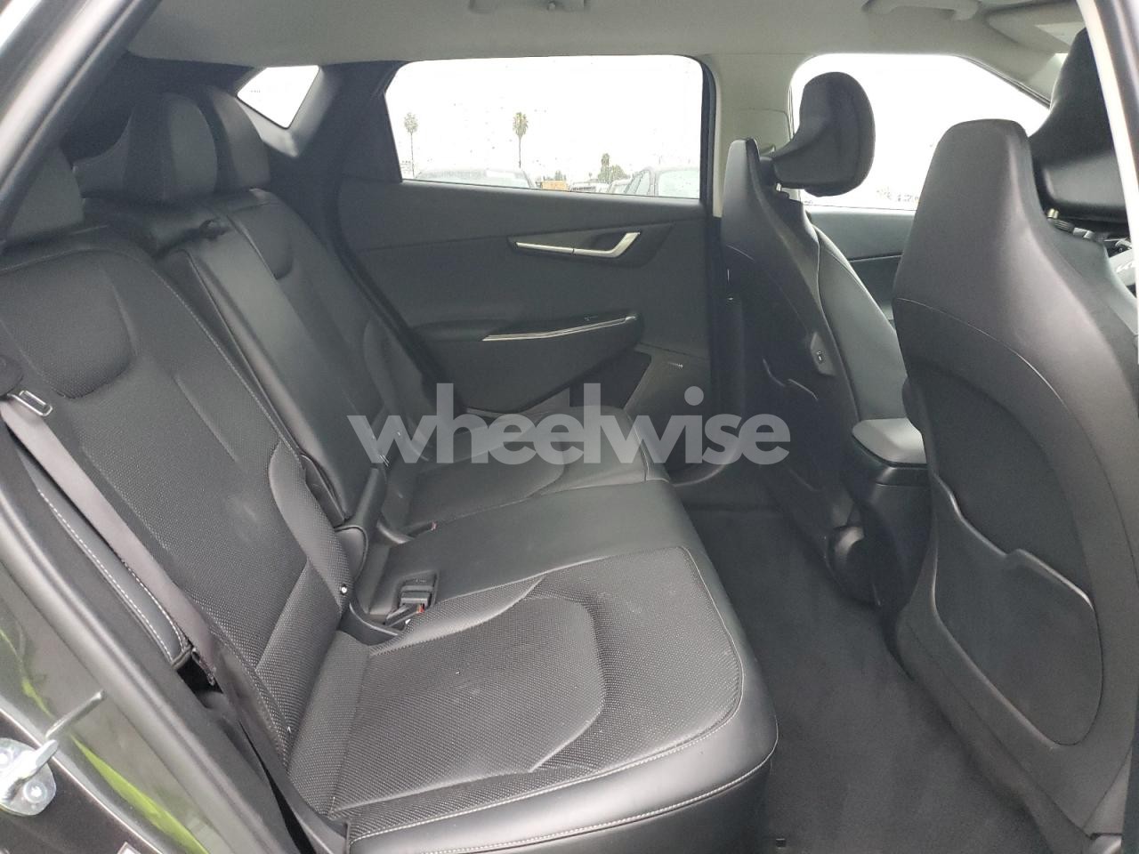 Photo 10 of 2024 KIA EV6 LIGHT (VIN KNDC34LA3R5207241)