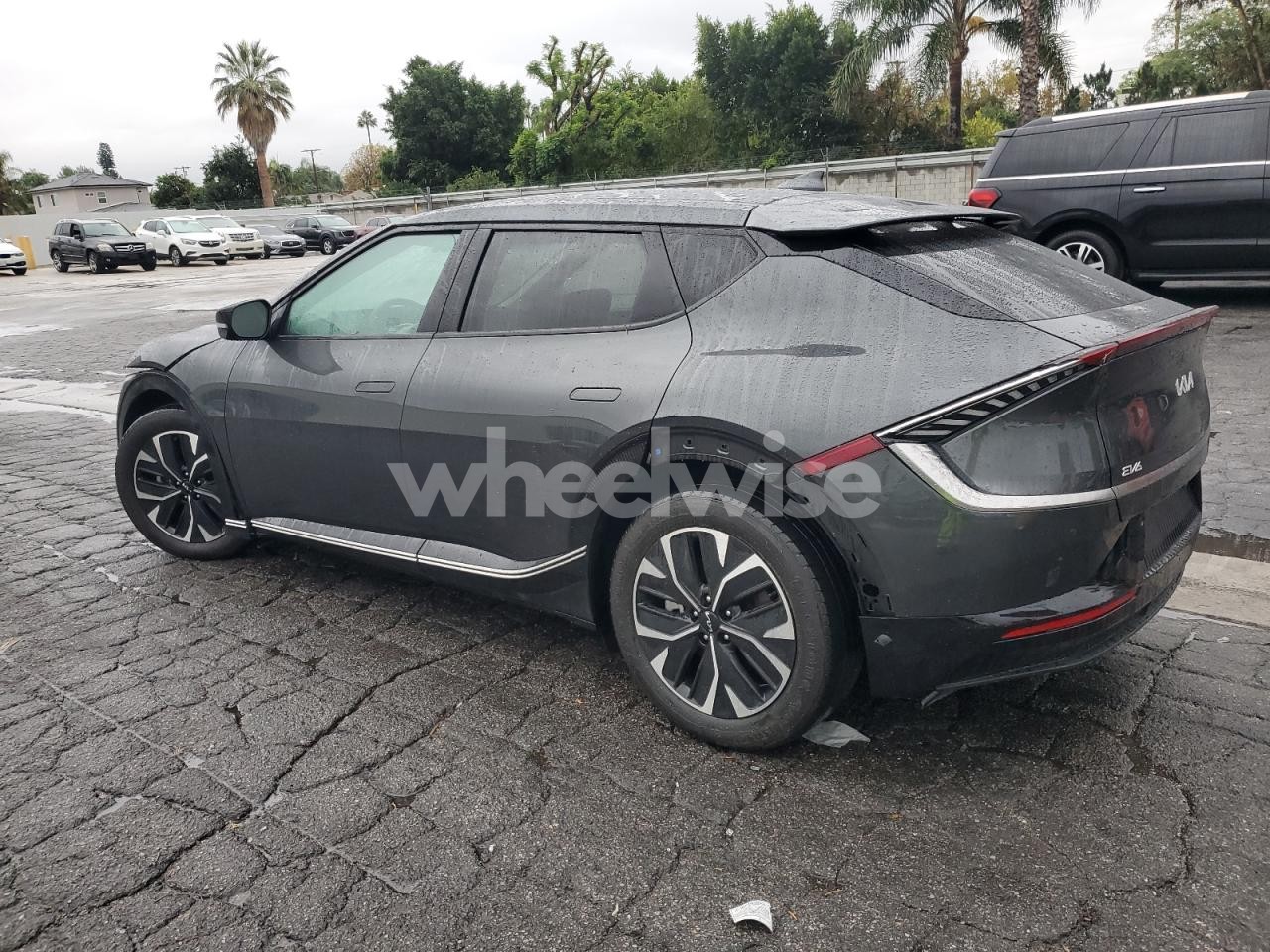 Photo 2 of 2024 KIA EV6 LIGHT (VIN KNDC34LA3R5207241)