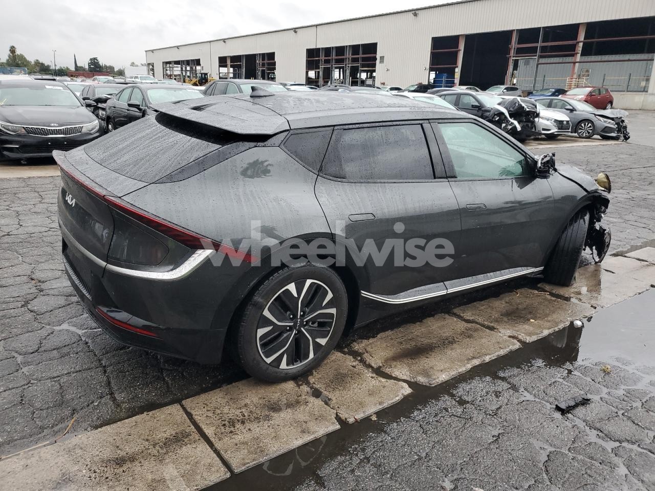 Photo 3 of 2024 KIA EV6 LIGHT (VIN KNDC34LA3R5207241)