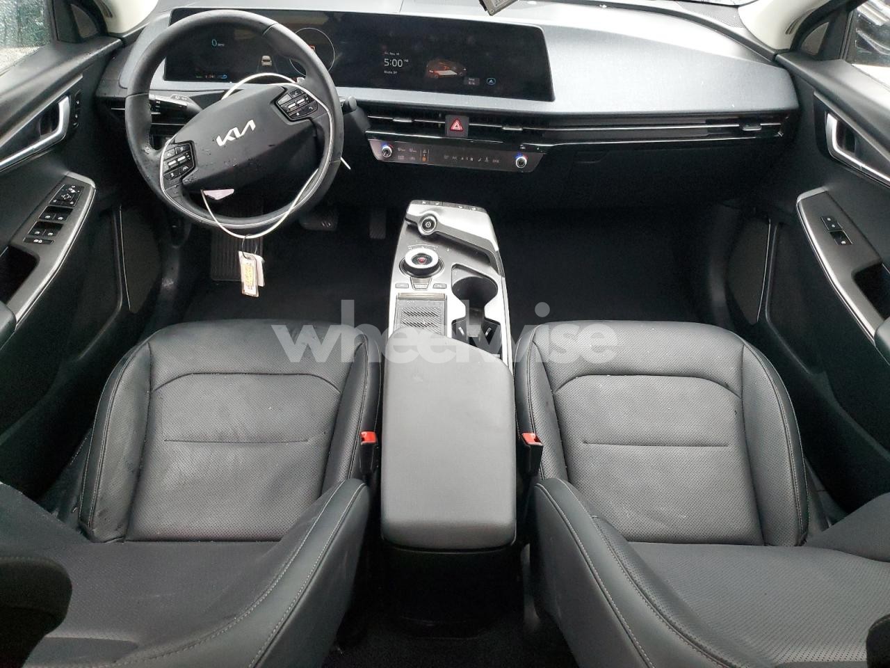 Photo 8 of 2024 KIA EV6 LIGHT (VIN KNDC34LA3R5207241)