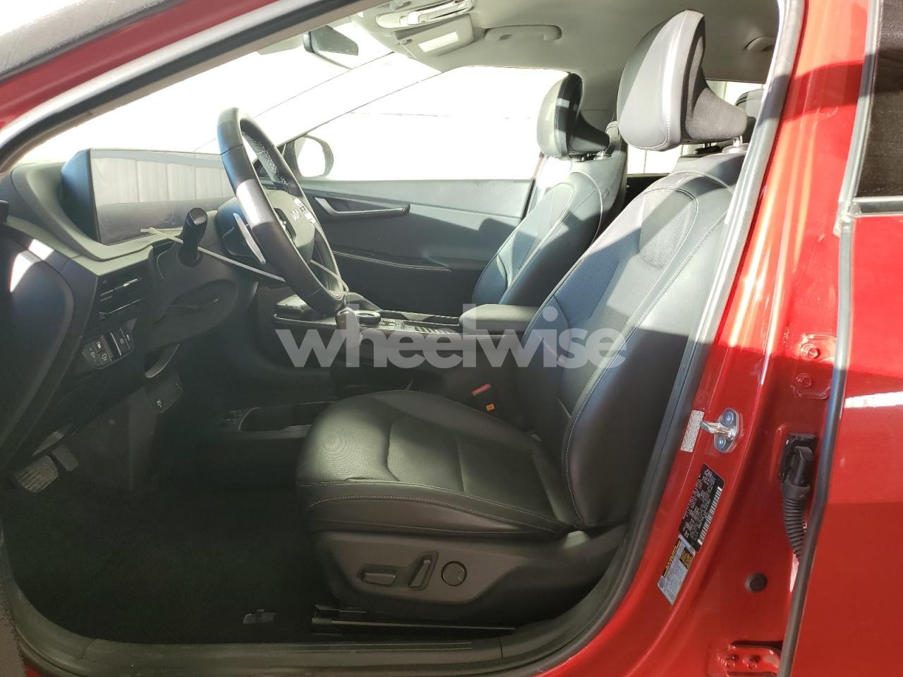 Photo 7 of 2023 KIA EV6 LIGHT (VIN KNDC34LA4P5157611)