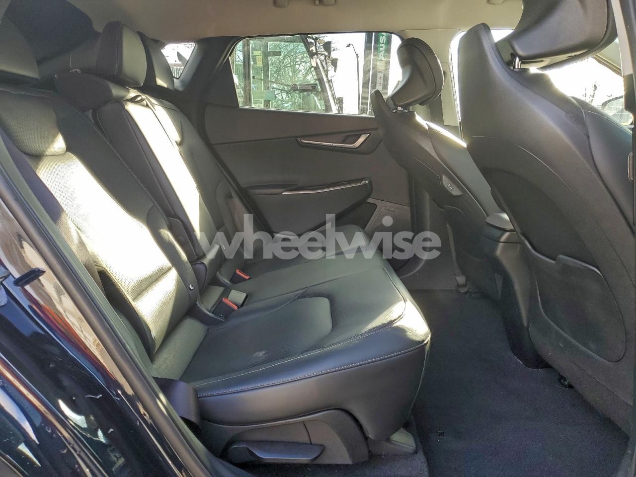 Photo 10 of 2024 KIA EV6 LIGHT (VIN KNDC34LA5R5205314)