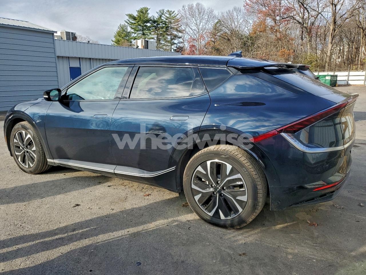 Photo 2 of 2024 KIA EV6 LIGHT (VIN KNDC34LA5R5205314)