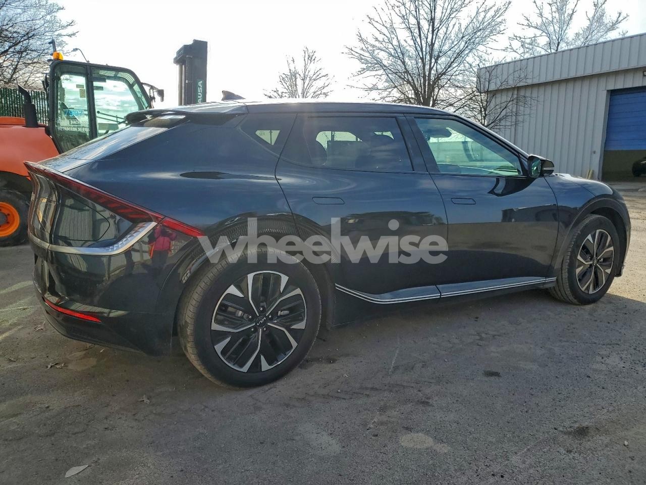 Photo 3 of 2024 KIA EV6 LIGHT (VIN KNDC34LA5R5205314)