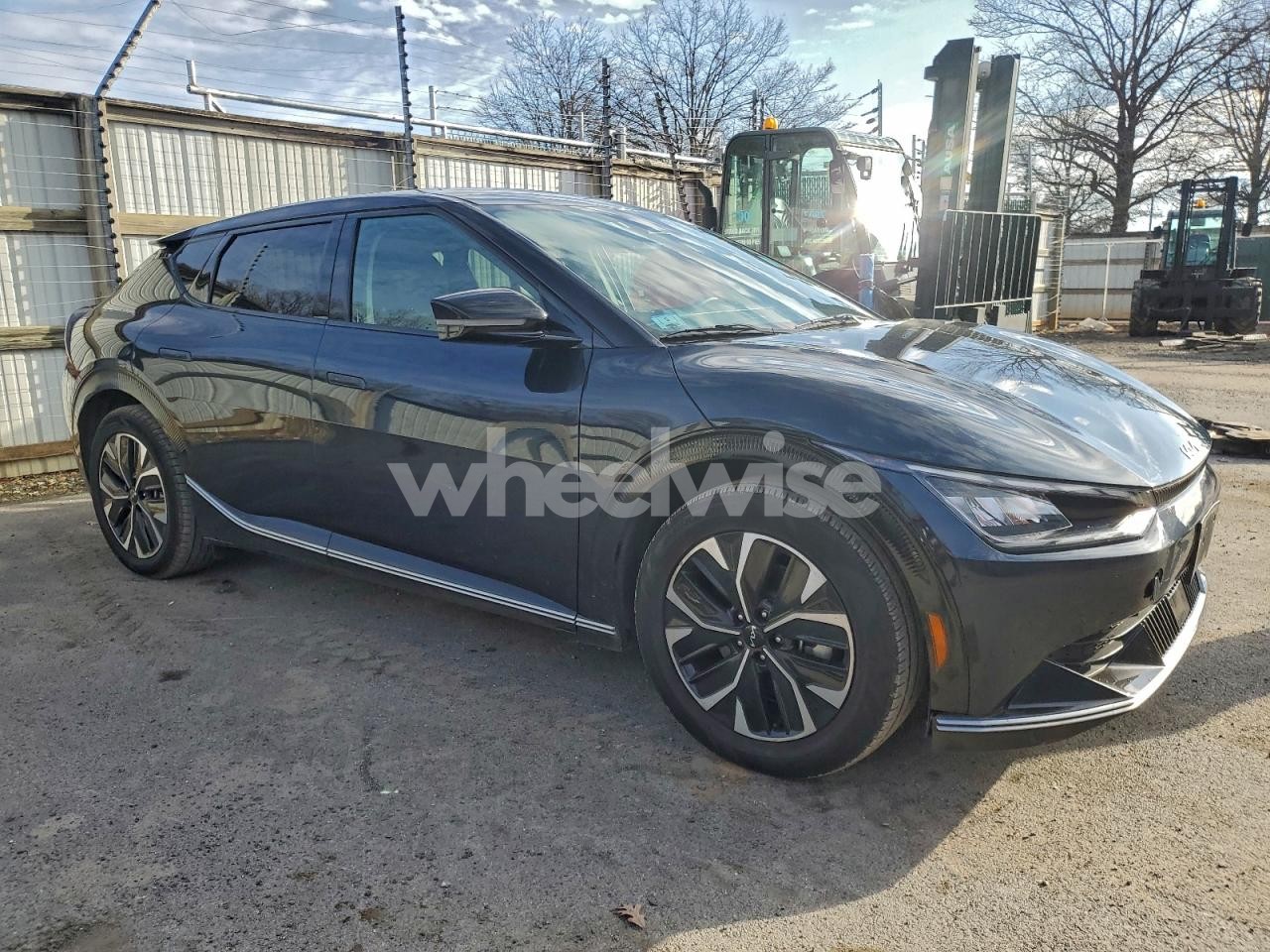 Photo 4 of 2024 KIA EV6 LIGHT (VIN KNDC34LA5R5205314)