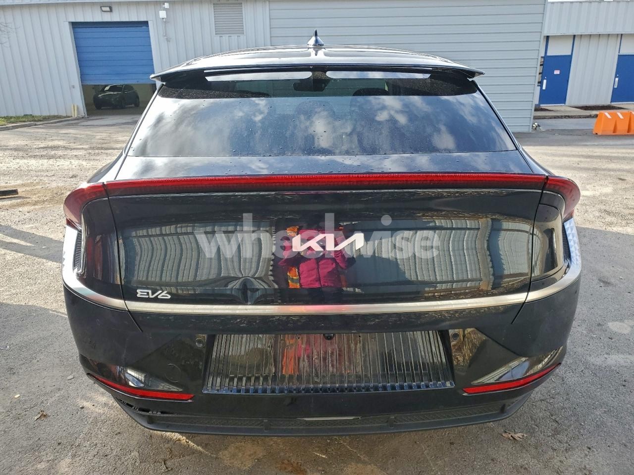 Photo 6 of 2024 KIA EV6 LIGHT (VIN KNDC34LA5R5205314)