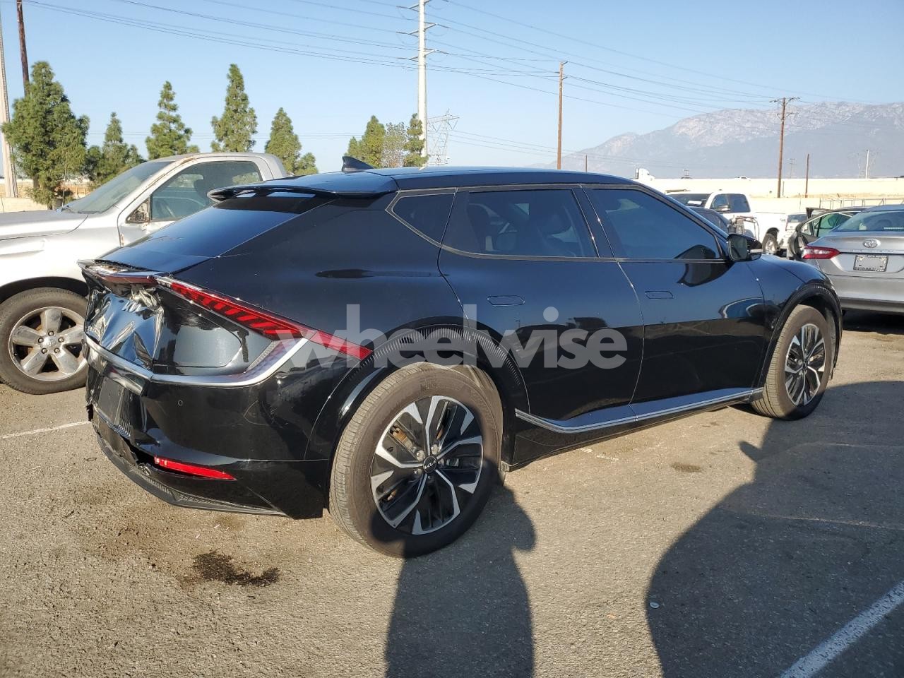 Photo 3 of 2022 KIA EV6 LIGHT (VIN KNDC34LA6N5043171)