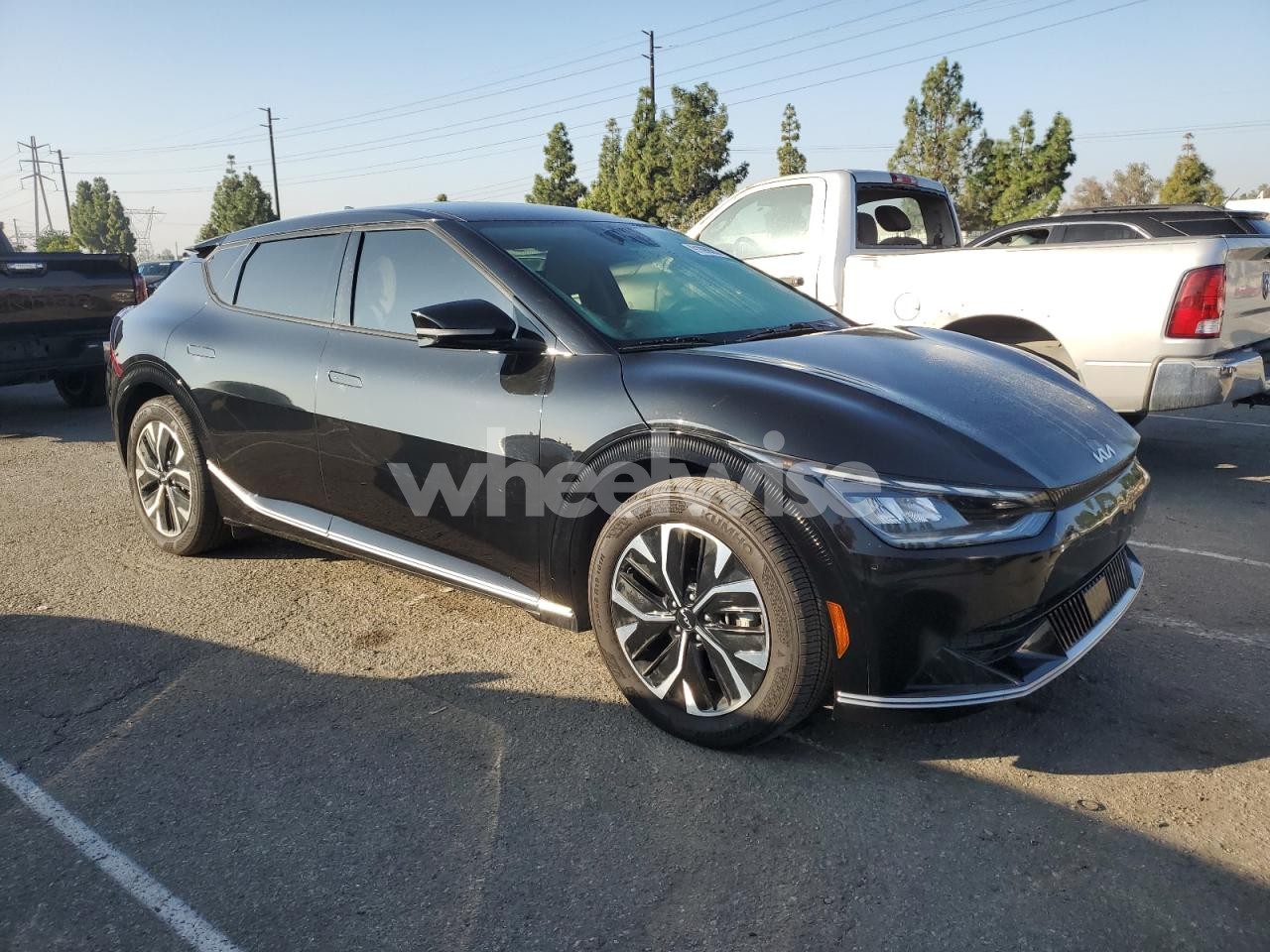 Photo 4 of 2022 KIA EV6 LIGHT (VIN KNDC34LA6N5043171)