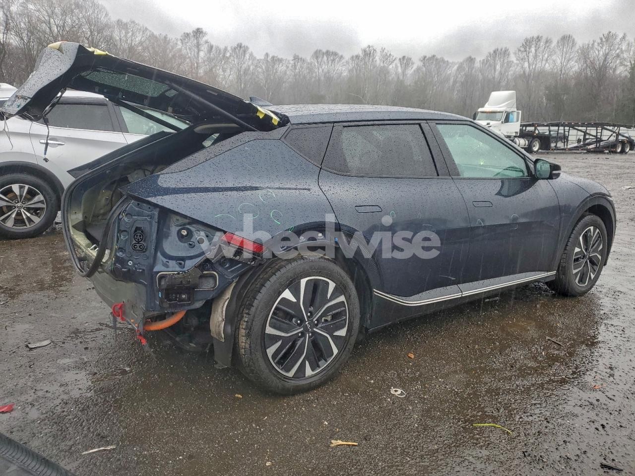 Photo 3 of 2023 KIA EV6 LIGHT (VIN KNDC34LA6P5128451)