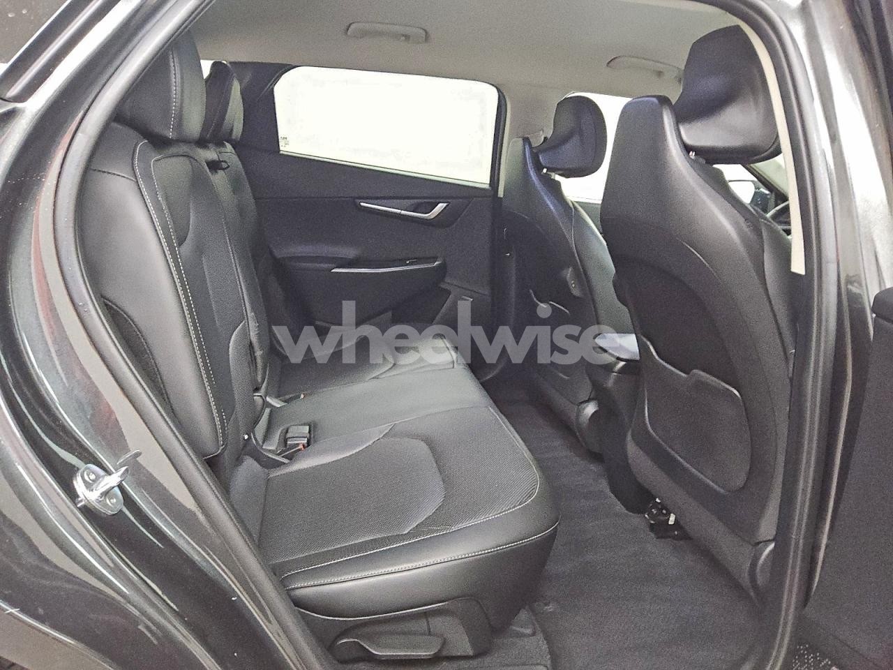 Photo 10 of 2024 KIA EV6 LIGHT (VIN KNDC34LA9R5194625)