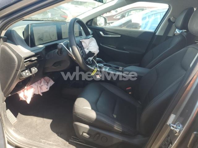 Photo 12 of 2024 KIA EV6 LIGHT (VIN KNDC34LA9R5207406)