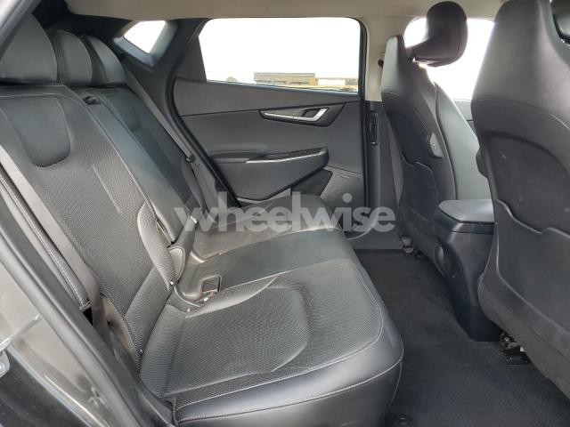 Photo 5 of 2023 KIA EV6 LIGHT (VIN KNDC34LAXP5609903)