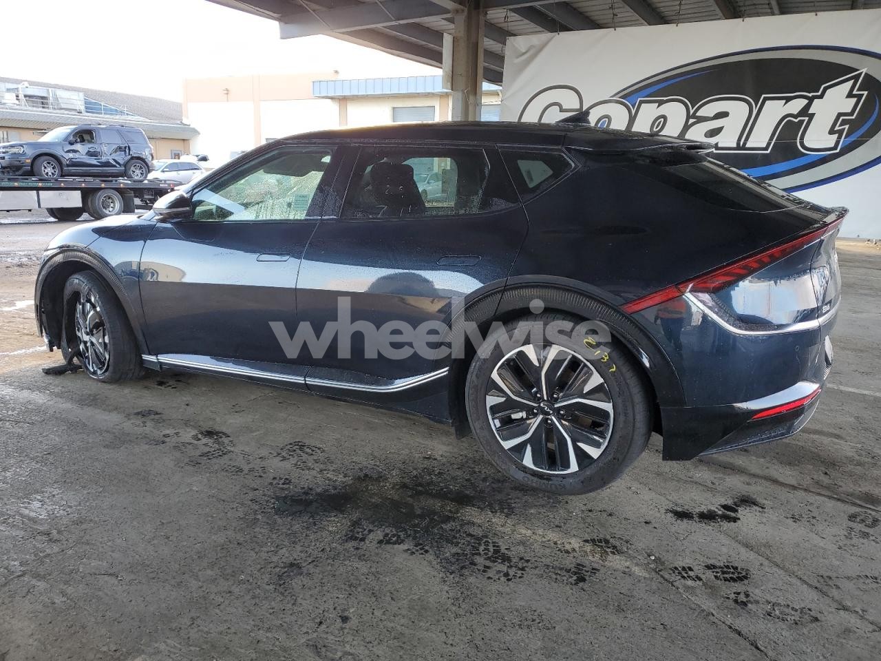 Photo 2 of 2024 KIA EV6 LIGHT (VIN KNDC3DLC1R5199299)