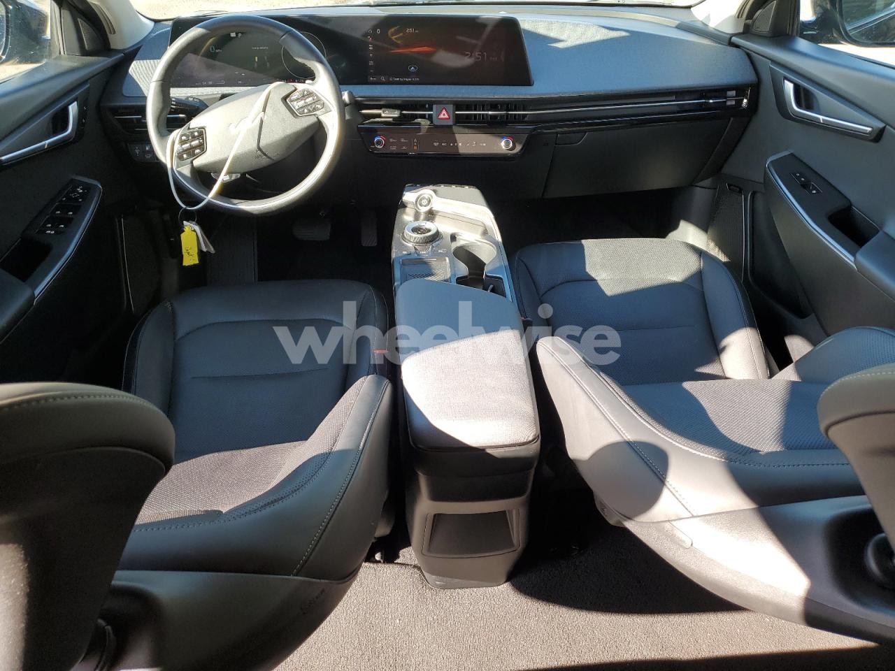 Photo 8 of 2024 KIA EV6 LIGHT (VIN KNDC3DLC1R5199299)