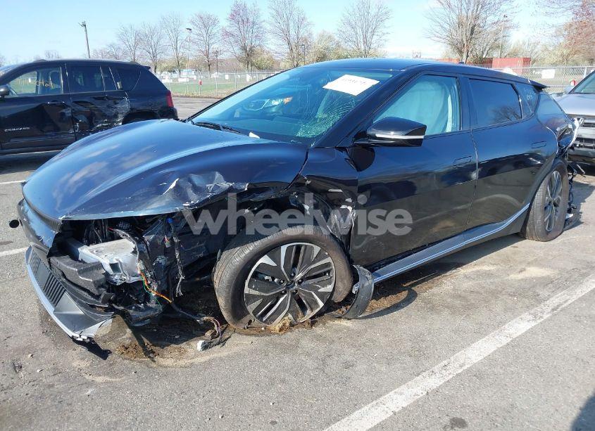 Photo 2 of 2024 Kia Ev6 LIGHT LONG RANGE (VIN KNDC3DLC3R5210089)