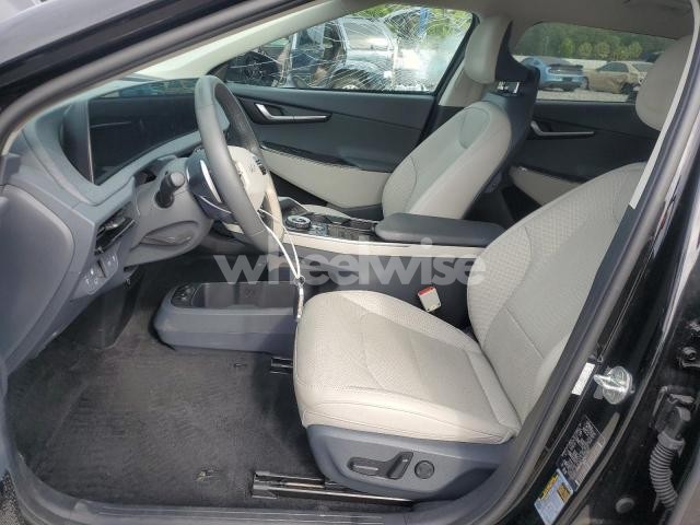 Photo 2 of 2022 KIA EV6 LIGHT (VIN KNDC3DLC4N5073237)