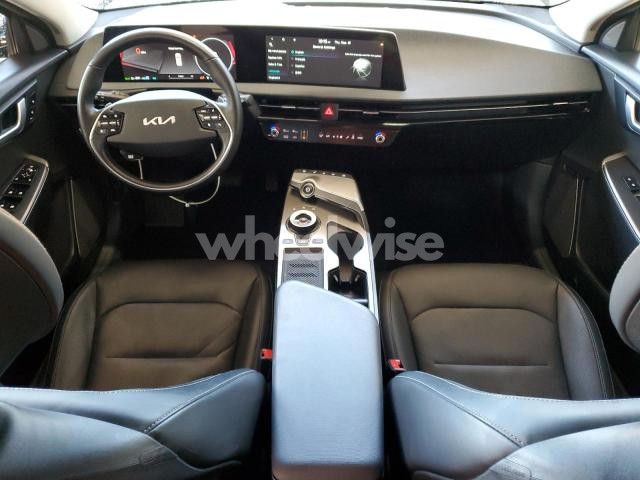 Photo 4 of 2023 KIA EV6 LIGHT (VIN KNDC3DLC5P5156338)