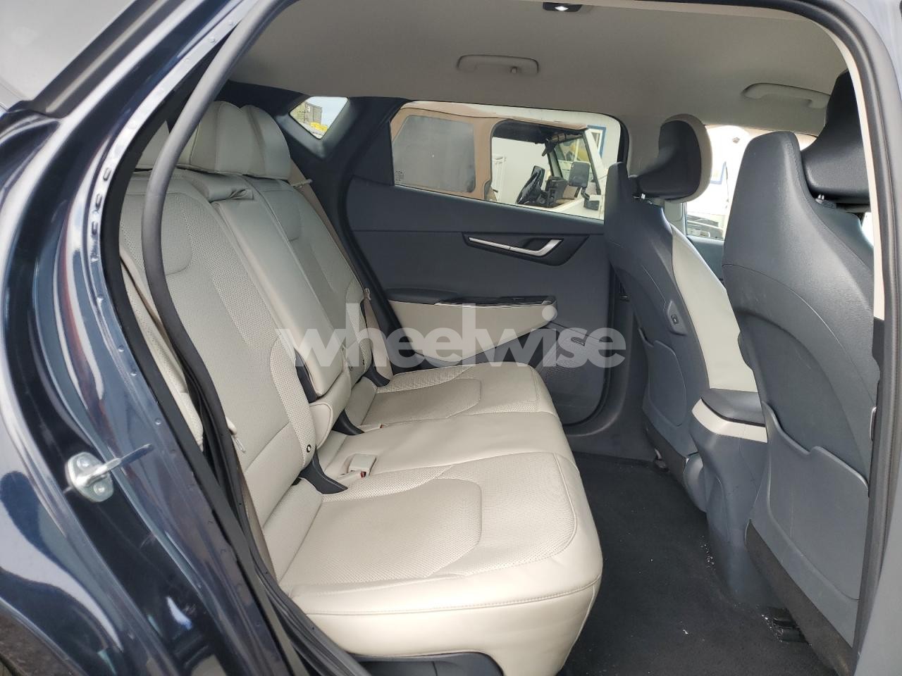 Photo 11 of 2024 KIA EV6 LIGHT (VIN KNDC3DLCXR5163045)