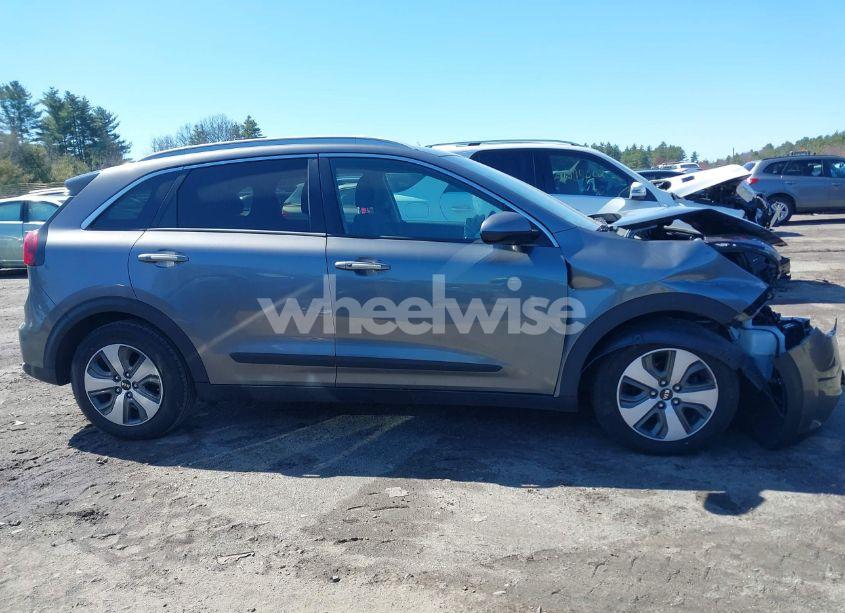 Photo 13 of 2017 Kia Niro LX (VIN KNDCB3LC0H5041371)