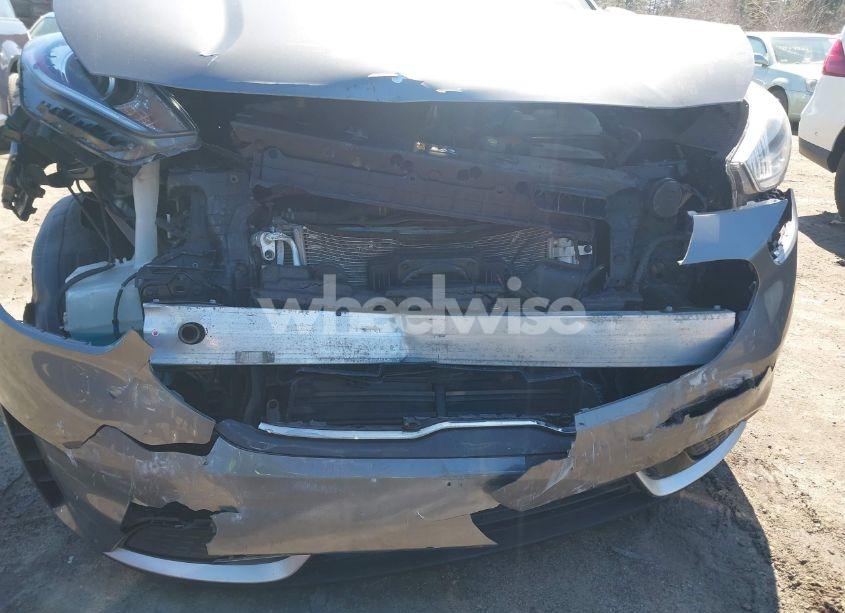 Photo 6 of 2017 Kia Niro LX (VIN KNDCB3LC0H5041371)