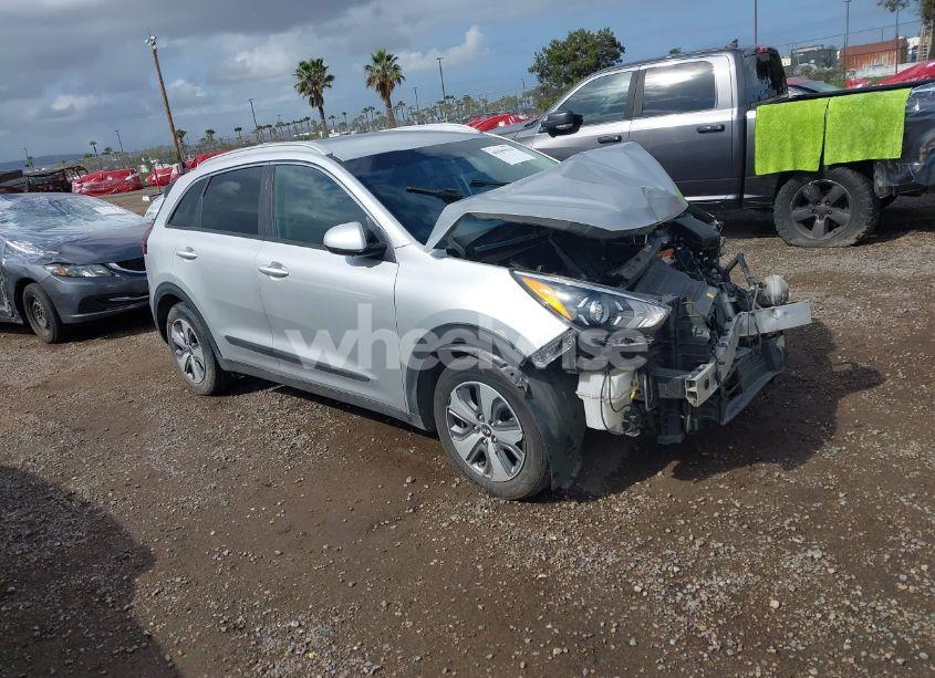 2020 Kia Niro LX (VIN KNDCB3LC0L5371441) main photo