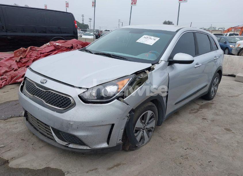 Photo 2 of 2017 Kia Niro FE (VIN KNDCB3LC1H5058910)