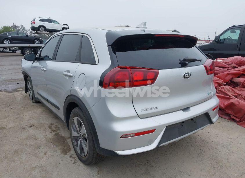 Photo 3 of 2017 Kia Niro FE (VIN KNDCB3LC1H5058910)