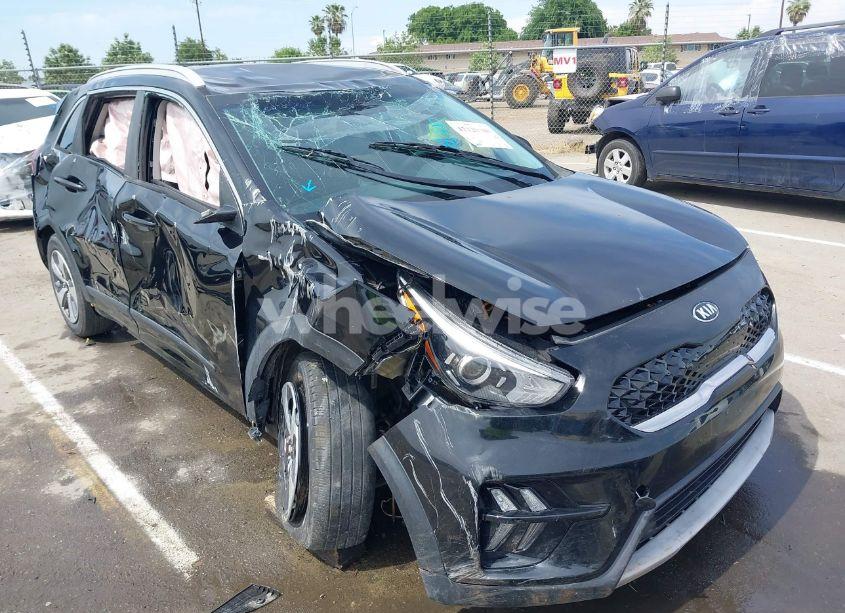 2020 Kia Niro LX (VIN KNDCB3LC2L5375460) main photo