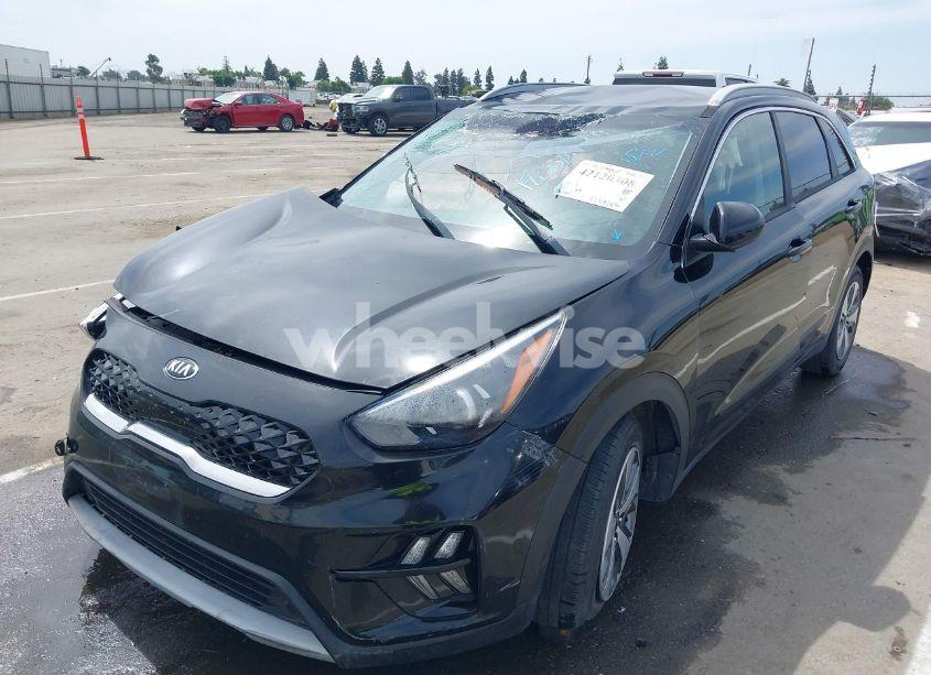 Photo 2 of 2020 Kia Niro LX (VIN KNDCB3LC2L5375460)