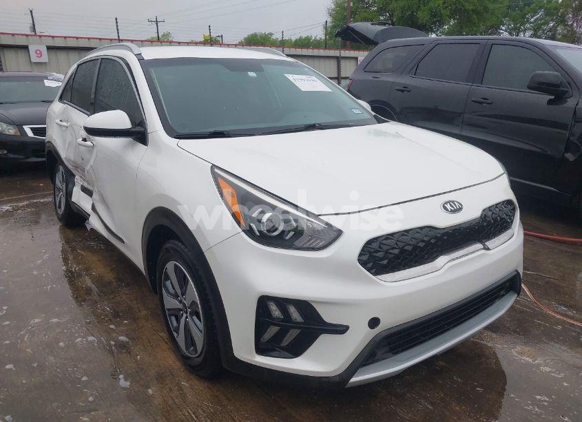 2020 Kia Niro LX (VIN KNDCB3LC2L5435978) main photo