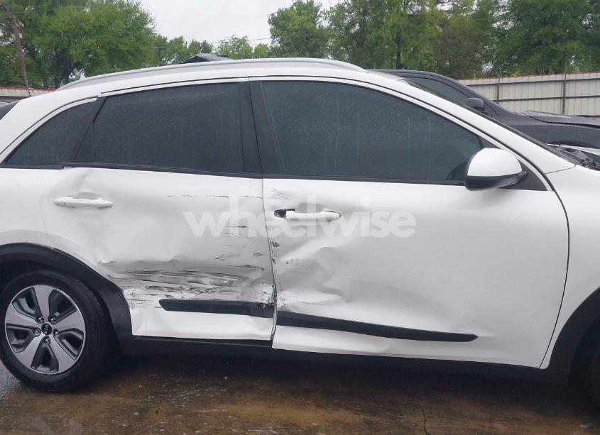 Photo 13 of 2020 Kia Niro LX (VIN KNDCB3LC2L5435978)