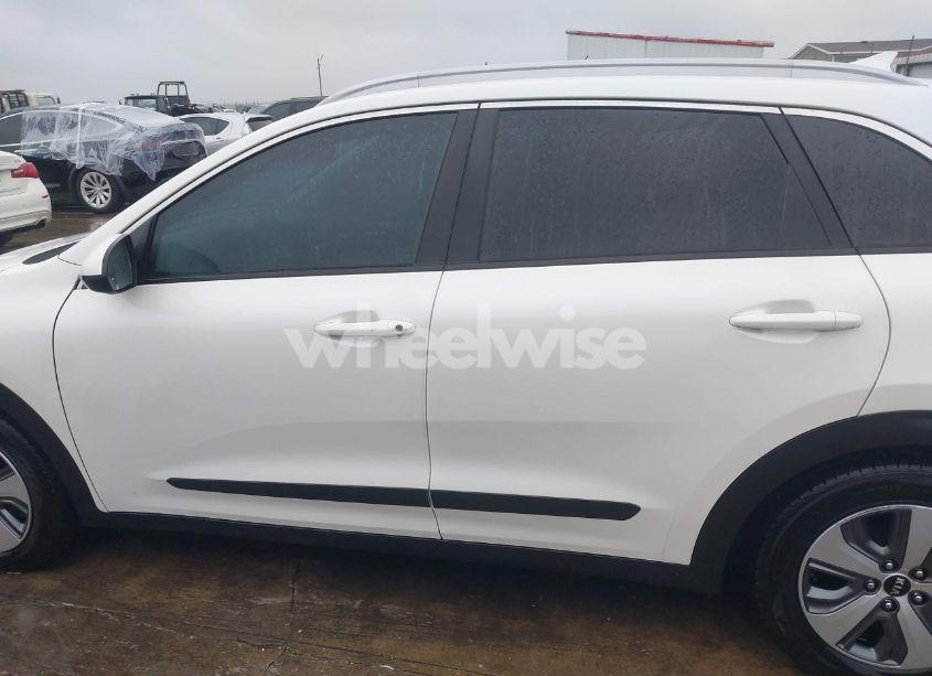 Photo 14 of 2020 Kia Niro LX (VIN KNDCB3LC2L5435978)