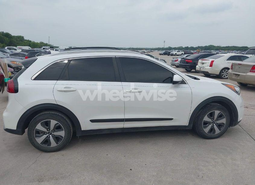 Photo 13 of 2017 Kia Niro LX (VIN KNDCB3LC3H5060030)