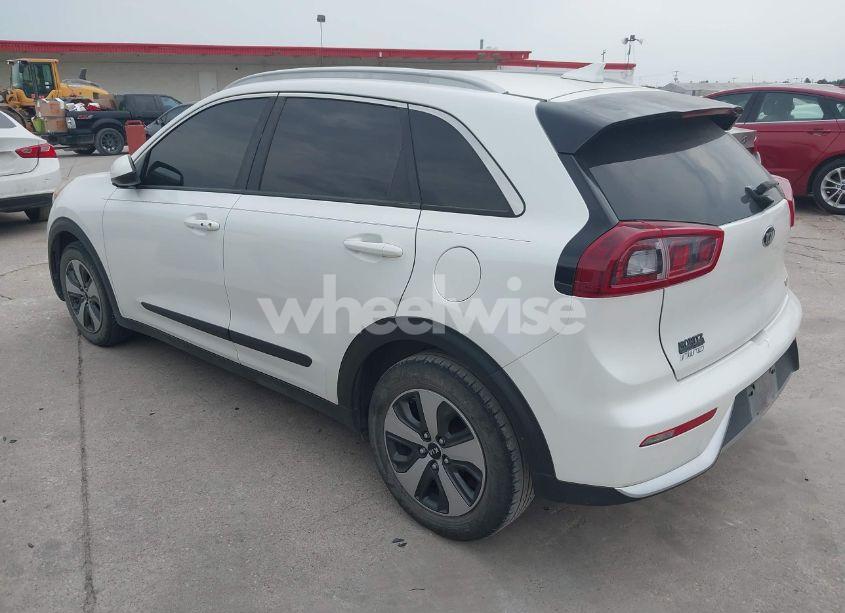 Photo 3 of 2017 Kia Niro LX (VIN KNDCB3LC3H5060030)