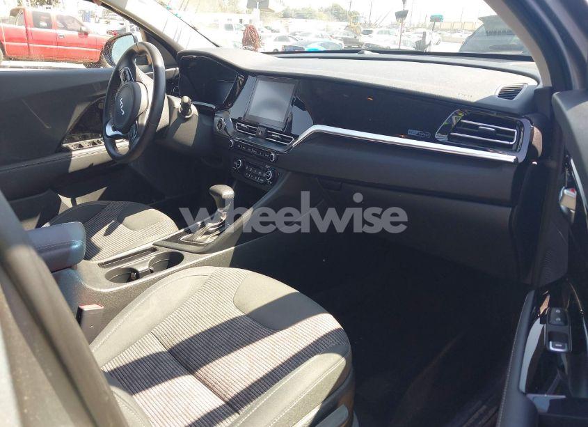 Photo 5 of 2022 Kia Niro LXS (VIN KNDCB3LC3N5548003)
