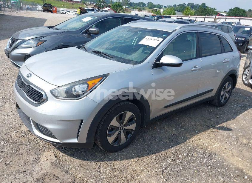 Photo 2 of 2017 Kia Niro LX (VIN KNDCB3LC5H5068310)