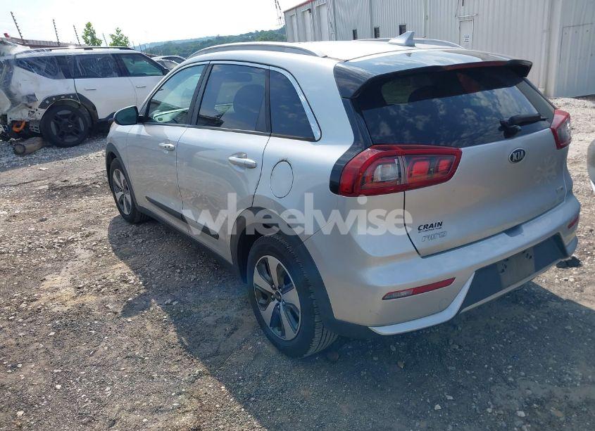 Photo 3 of 2017 Kia Niro LX (VIN KNDCB3LC5H5068310)