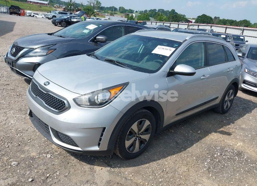 Photo 6 of 2017 Kia Niro LX (VIN KNDCB3LC5H5068310)