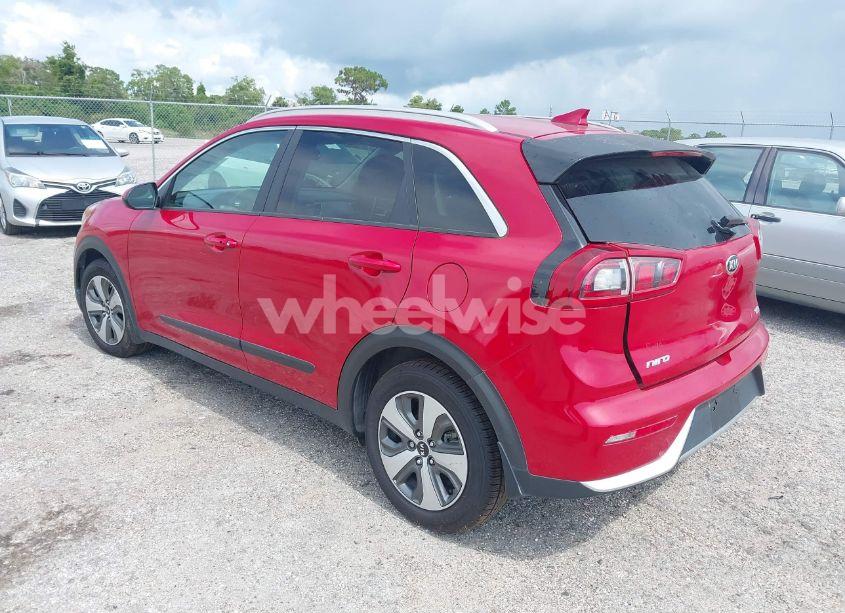 Photo 3 of 2018 Kia Niro LX (VIN KNDCB3LC5J5176190)