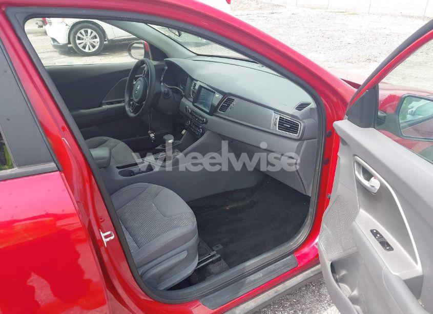 Photo 5 of 2018 Kia Niro LX (VIN KNDCB3LC5J5176190)